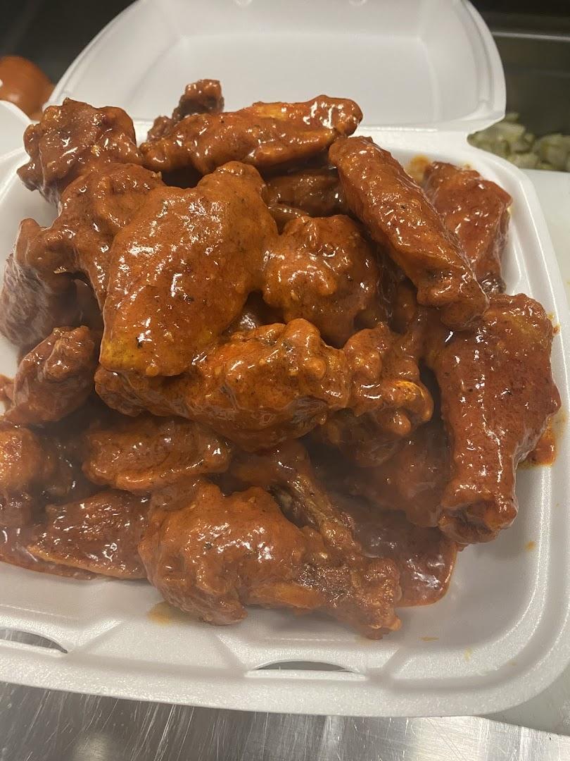 ITALIANO'S Wings and pizza